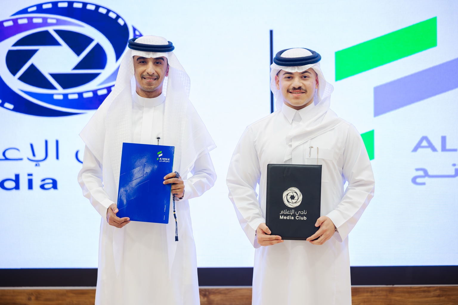 توقيع التعاون بين الجانبين